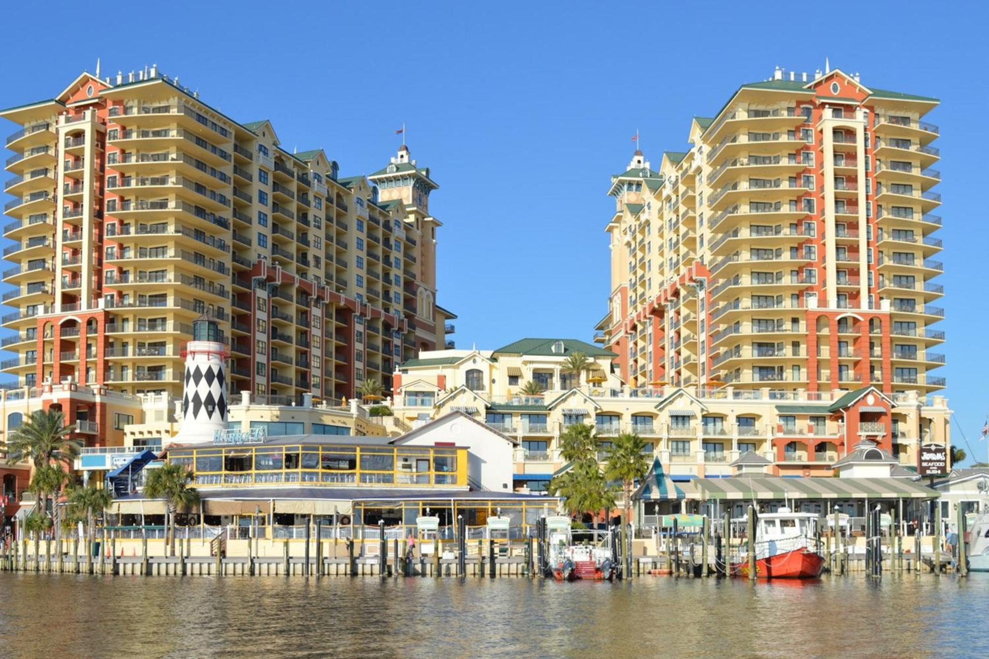 Emerald Grande Destin Zimmer foto